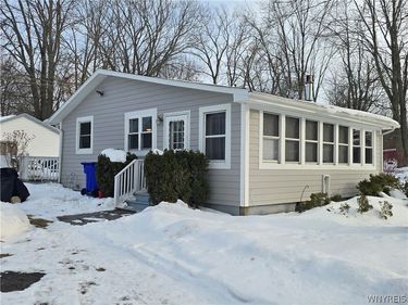 917 Sunset Beach Road, Waterport, NY 14571