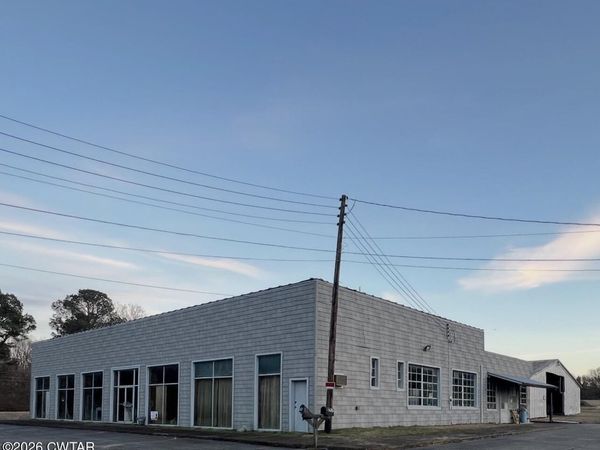 38 D Street, Jackson, TN 38301