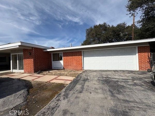 2124 Patagonia Drive, La Canada Flintridge, CA 91011