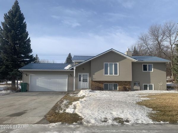 201 RUSSET Lane , Walhalla, ND 58282