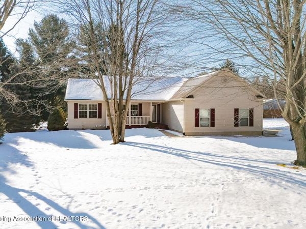 10125 Redbud Drive, Haslett, MI 48840