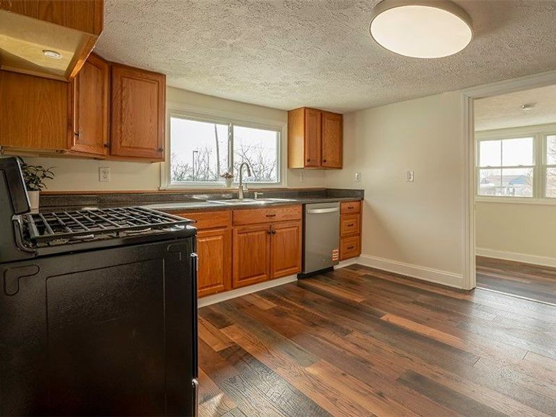 202 Cleveland Avenue E, Warren, OH 44483 Photo 12