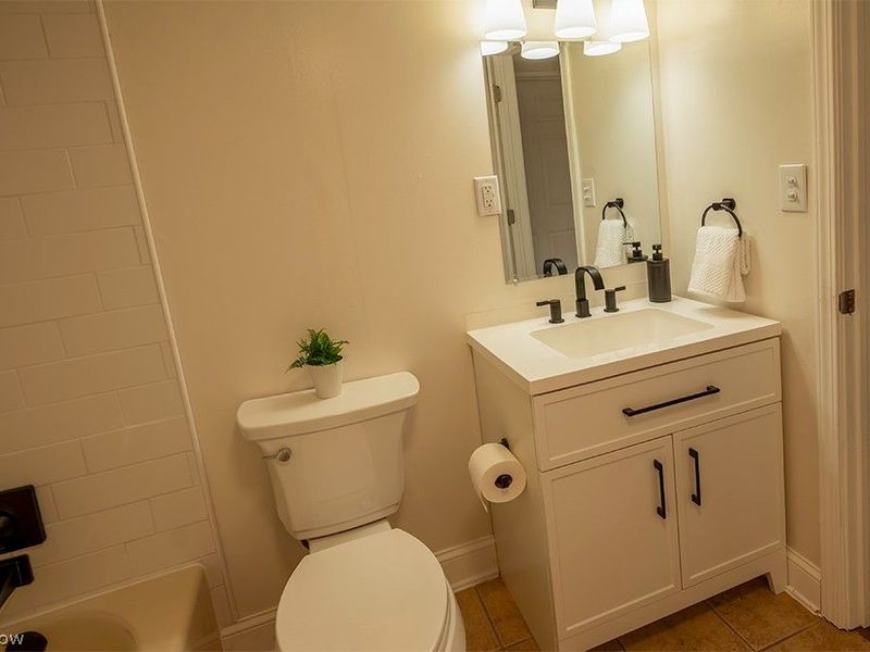 202 Cleveland Avenue E, Warren, OH 44483 Photo 14