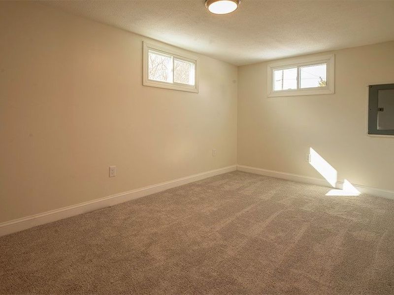 202 Cleveland Avenue E, Warren, OH 44483 Photo 15