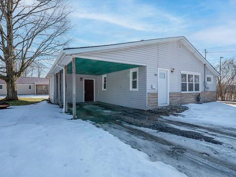 202 Cleveland Avenue E, Warren, OH 44483 Photo 2