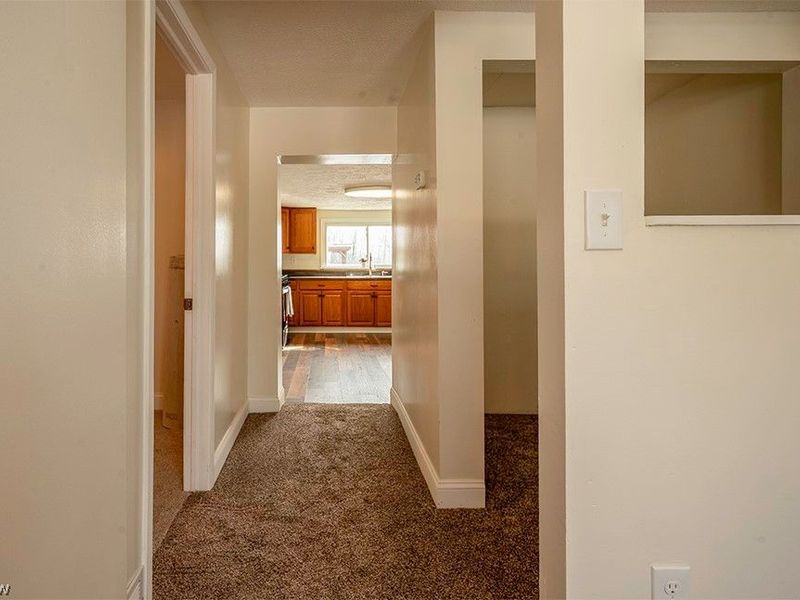 202 Cleveland Avenue E, Warren, OH 44483 Photo 9