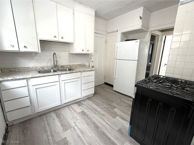 1887 Lampson Road, Cleveland, OH 44112 Photo 23