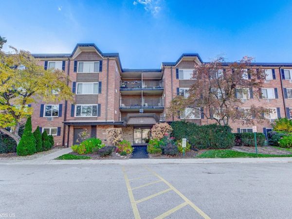 1126 S NEW WILKE Road, Unit 307, Arlington Heights, IL 60005