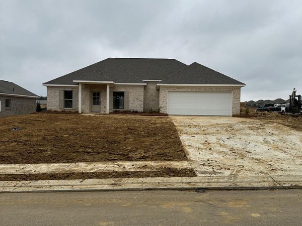 1068 Riverside Lane, Pearl, MS 39208