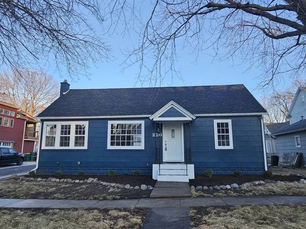 220 S Walnut Street, Sycamore, IL 60178