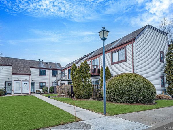 42 Monet Court , Unit 42, Middle Island, NY 11953
