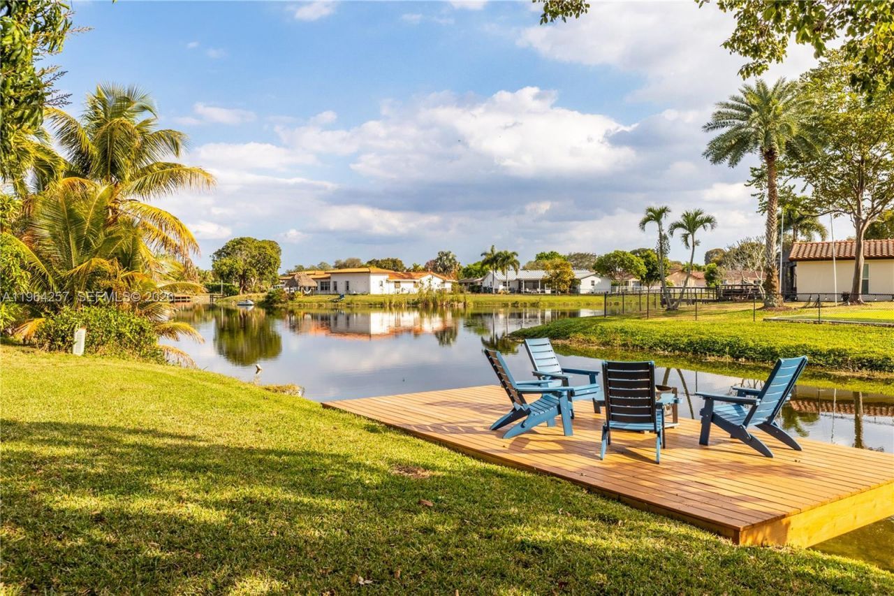 12126 NW 32nd Pl, Coral Springs, FL 33065 Photo