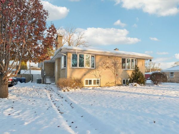 2945 S Scott Street, Des Plaines, IL 60018