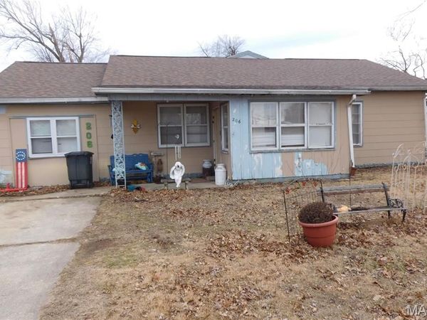 206 E Fourth Street , St Peter, IL 62880