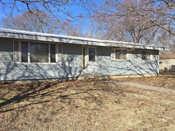 202 N Iowa Street, Keota, IA 52248