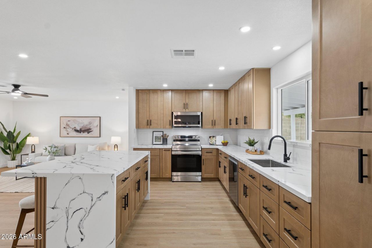 3402 E Dahlia Drive, Phoenix, AZ 85032 Main Photo