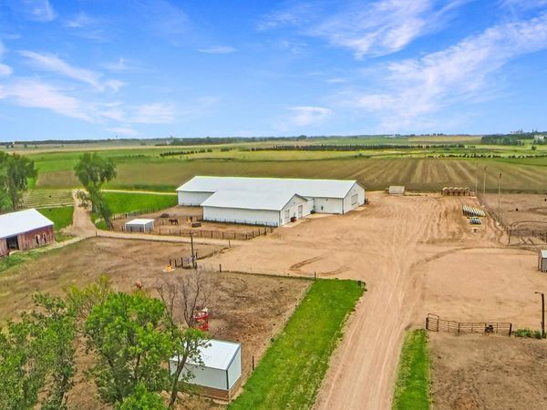 1527 41st Street, Edgerton, MN 56128