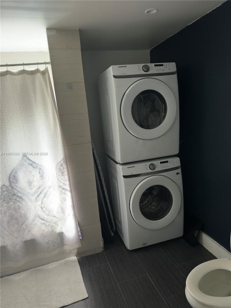 265 NE 151st St , Miami, FL 33162 Photo