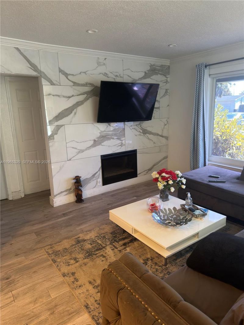 265 NE 151st St , Miami, FL 33162 Photo