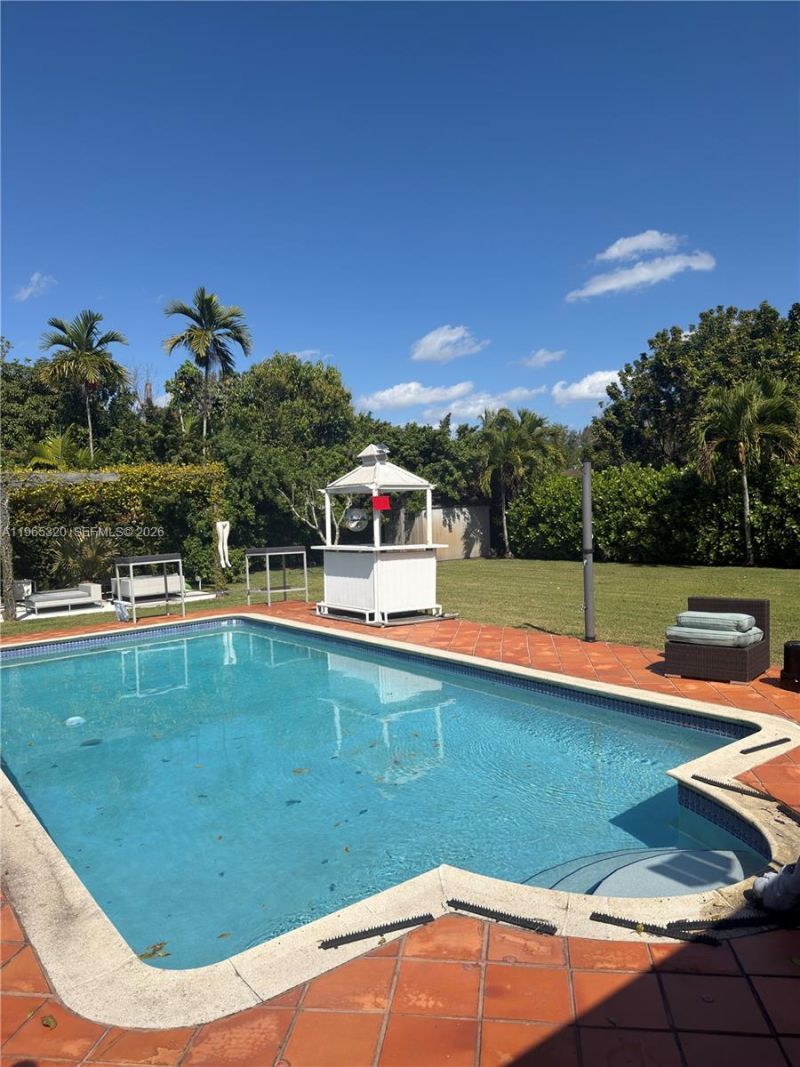 265 NE 151st St , Miami, FL 33162 Photo