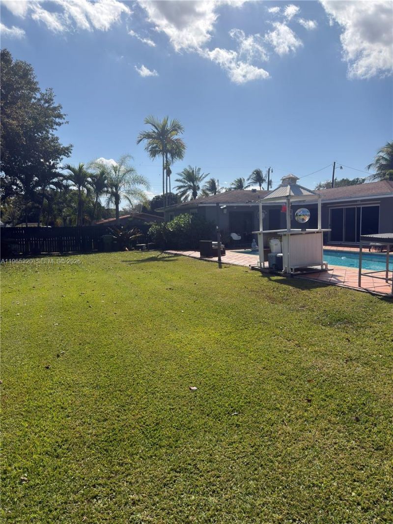 265 NE 151st St , Miami, FL 33162 Photo