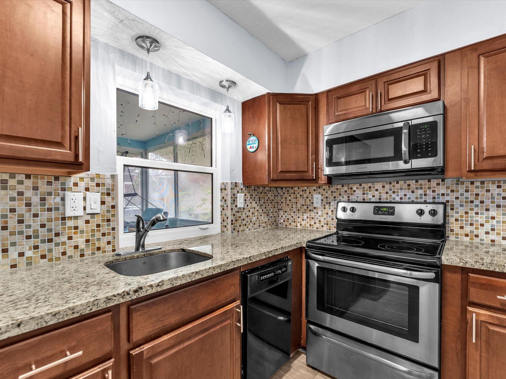 7615 NW 68th Avenue, Tamarac, FL 33321 Photo