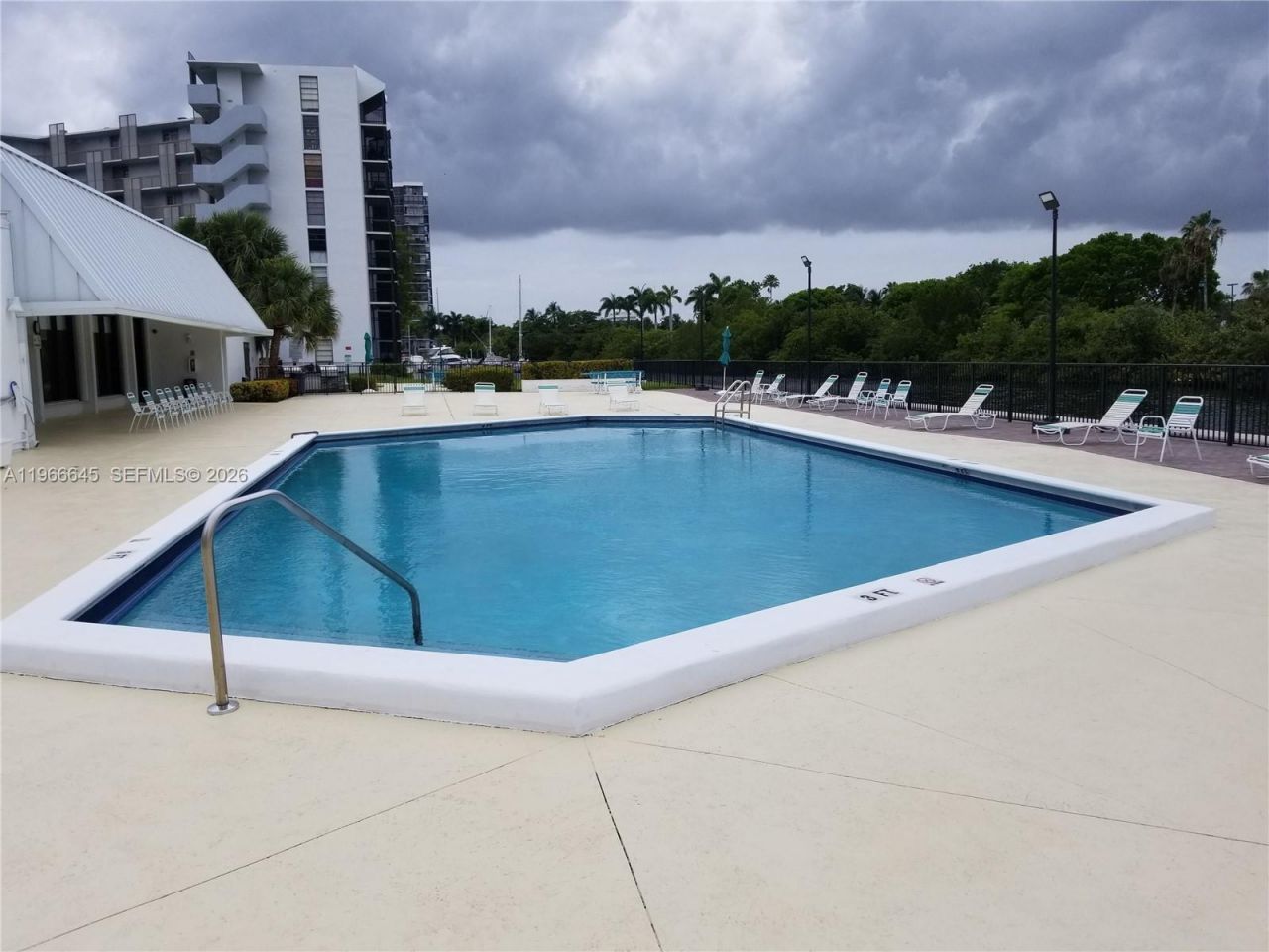 3401 N Country Club Dr, Unit 414, Aventura, FL 33180 Photo