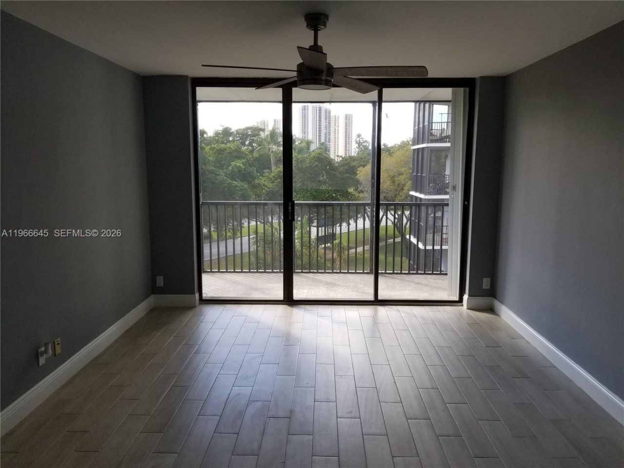 3401 N Country Club Dr, Unit 414, Aventura, FL 33180 Photo