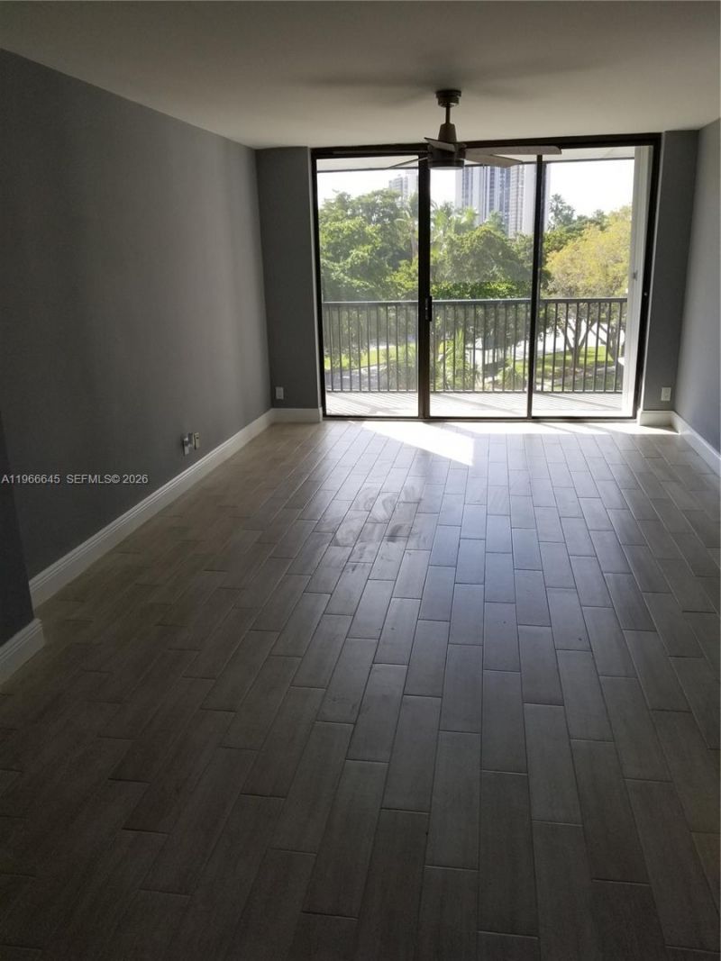 3401 N Country Club Dr, Unit 414, Aventura, FL 33180 Photo