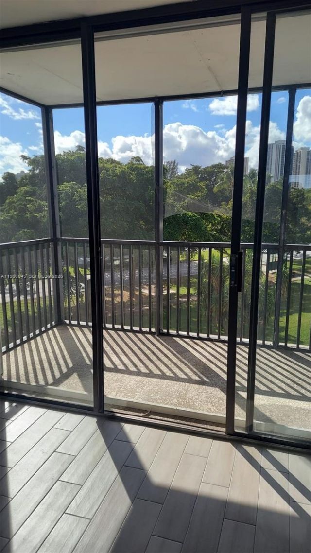 3401 N Country Club Dr, Unit 414, Aventura, FL 33180 Photo