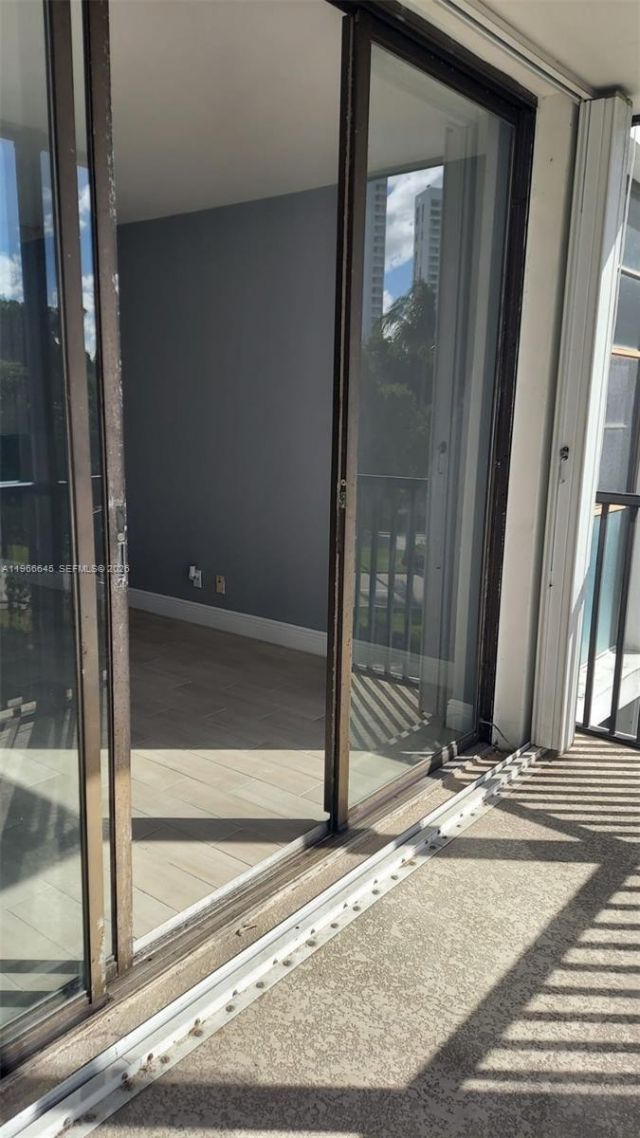 3401 N Country Club Dr, Unit 414, Aventura, FL 33180 Photo