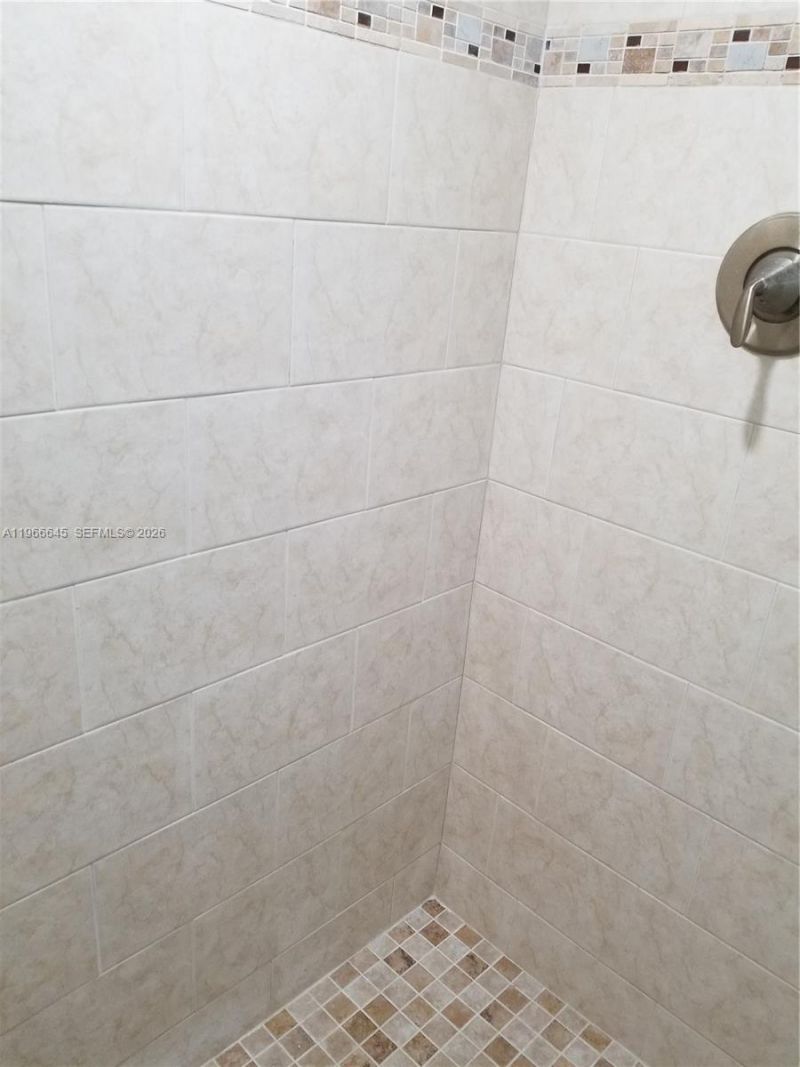 3401 N Country Club Dr, Unit 414, Aventura, FL 33180 Photo