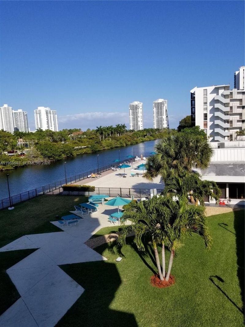 3401 N Country Club Dr, Unit 414, Aventura, FL 33180 Photo