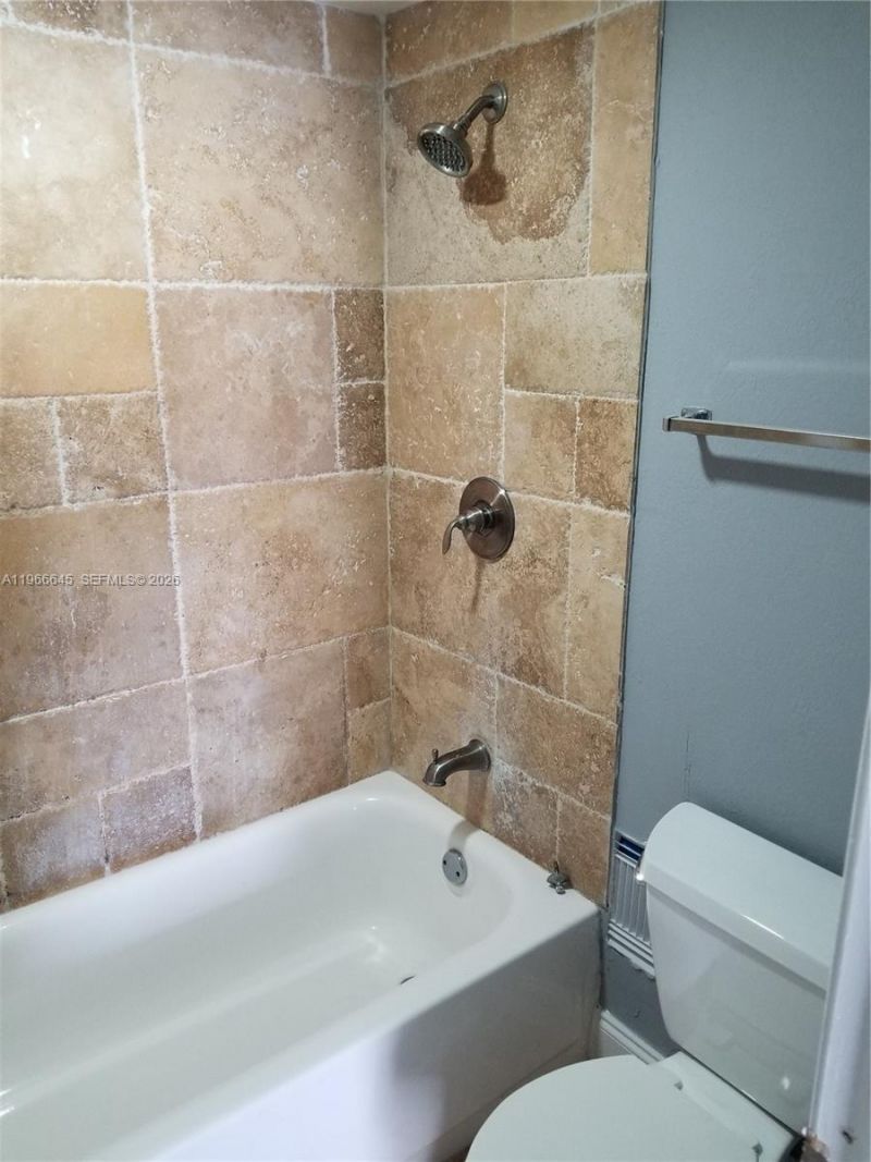 3401 N Country Club Dr, Unit 414, Aventura, FL 33180 Photo