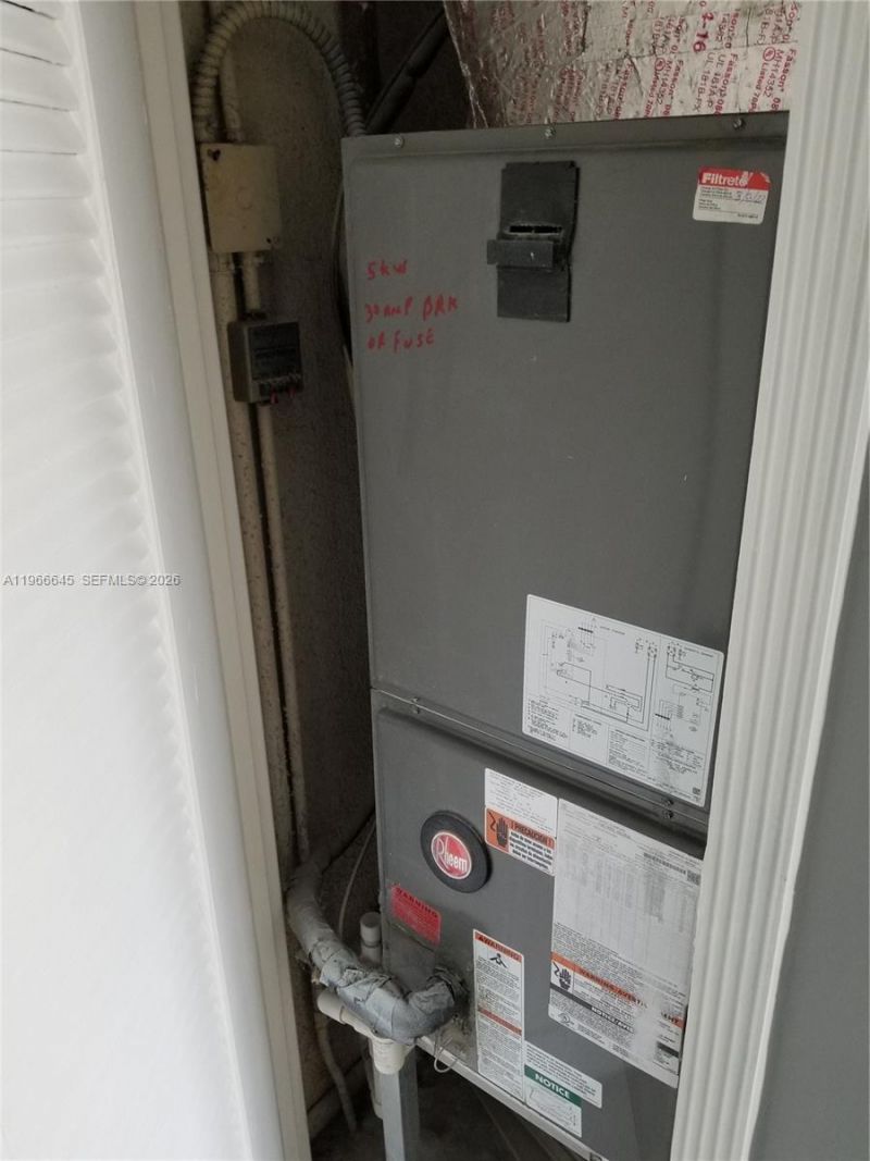 3401 N Country Club Dr, Unit 414, Aventura, FL 33180 Photo