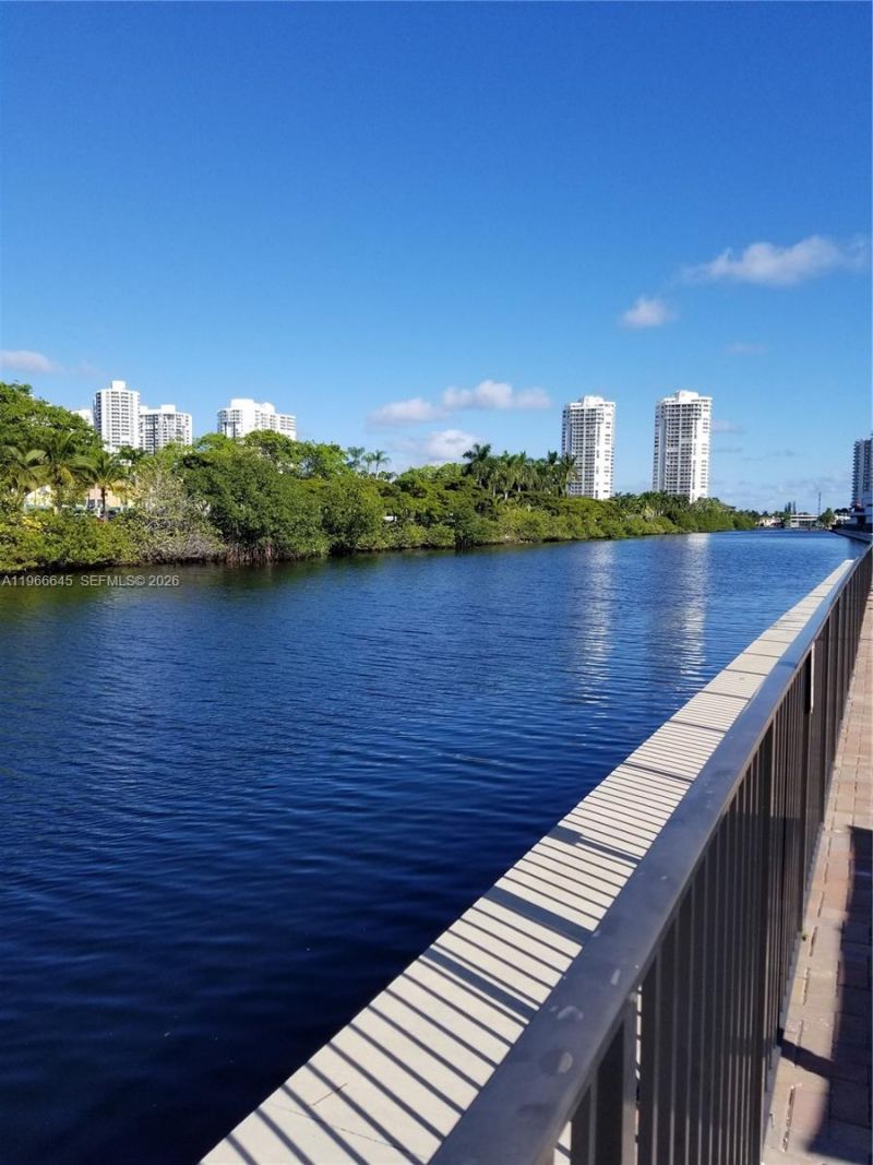 3401 N Country Club Dr, Unit 414, Aventura, FL 33180 Photo