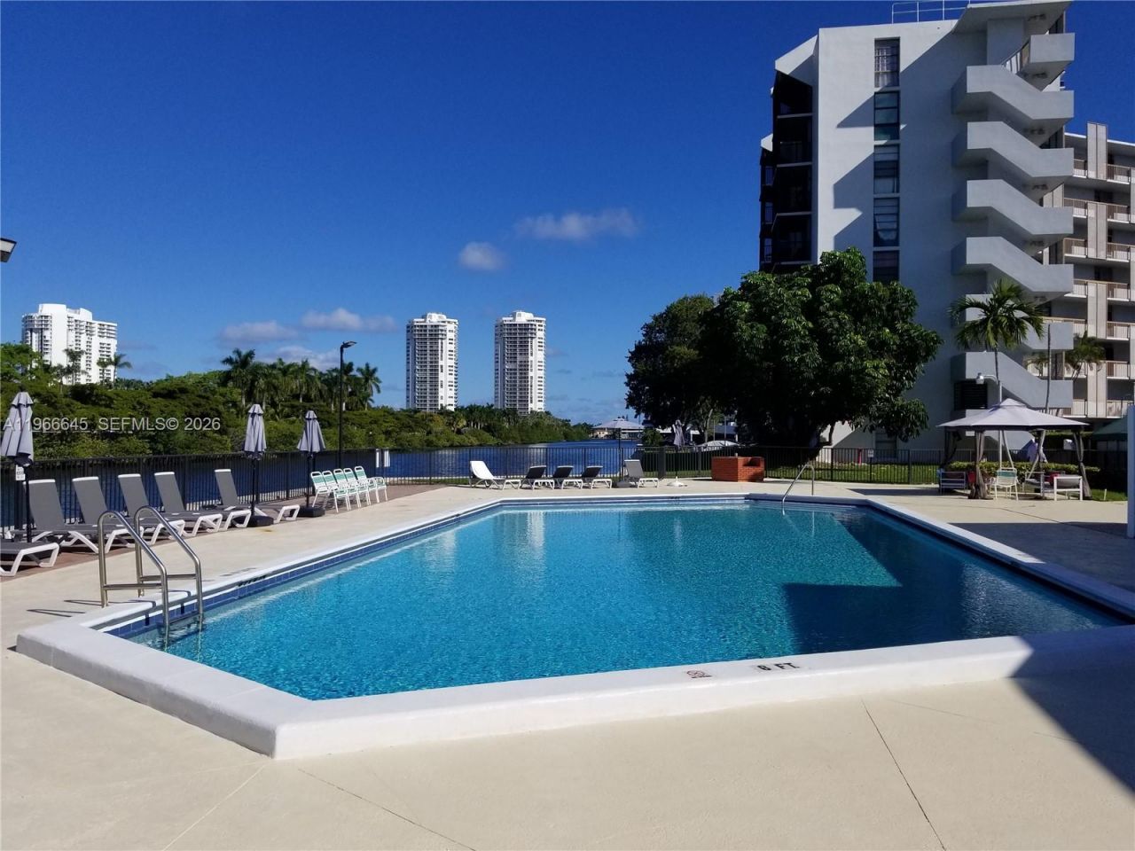 3401 N Country Club Dr, Unit 414, Aventura, FL 33180 Photo