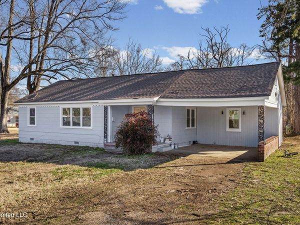 210 West Street, Batesville, MS 38606