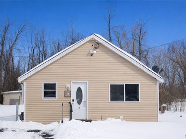 14 Dewey Drive, Central Square, NY 13036