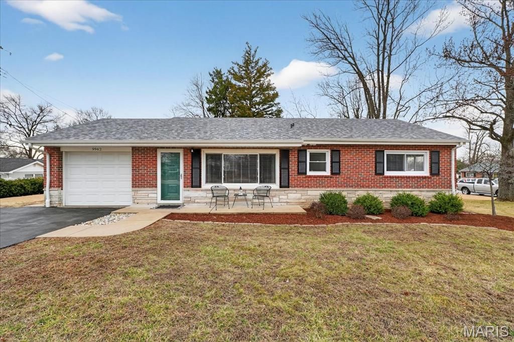 9962 E Watson Road, Crestwood, MO 63126 Main Photo