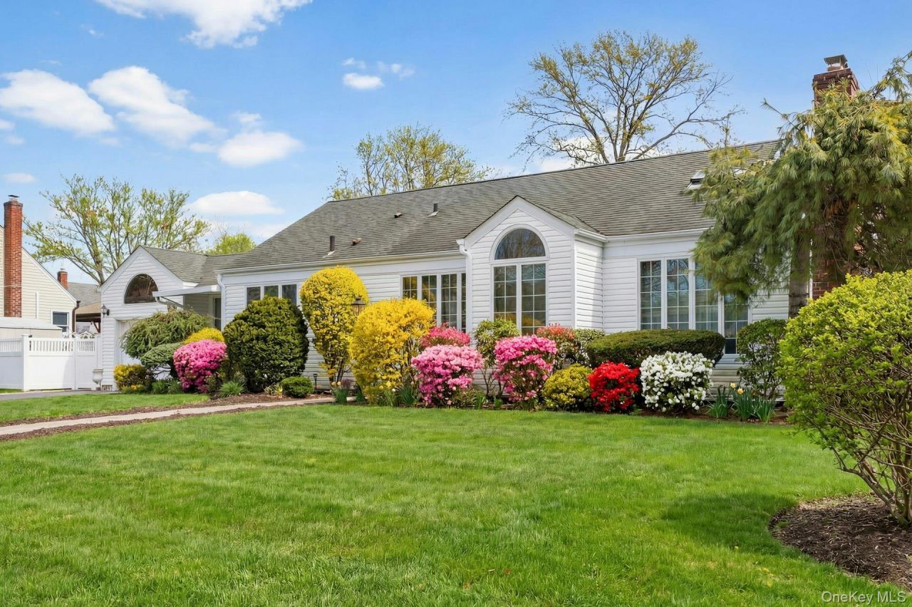 1461 Briard Street, Wantagh, NY 11793 Main Photo