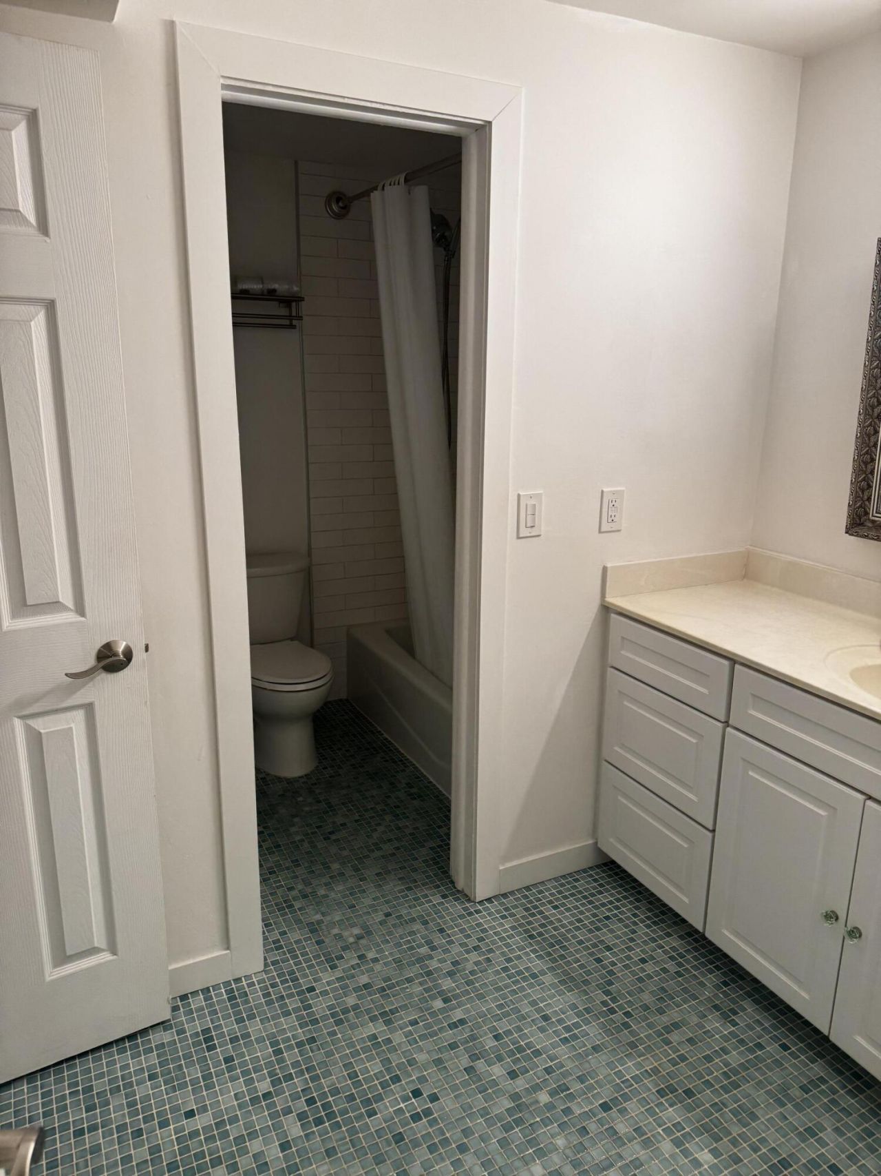 2828 Tennis Club Drive, Unit 202, West Palm Beach, FL 33417 Photo