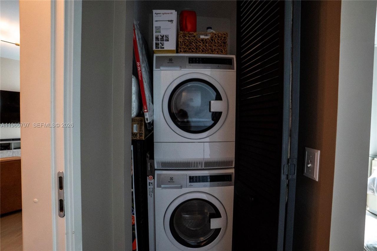 300 S Biscayne Blvd, Unit T-3307, Miami, FL 33131 Photo