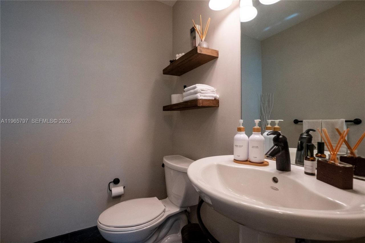 300 S Biscayne Blvd, Unit T-3307, Miami, FL 33131 Photo