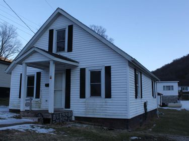 125 W McCutcheon Street, Webster Springs, WV 26288