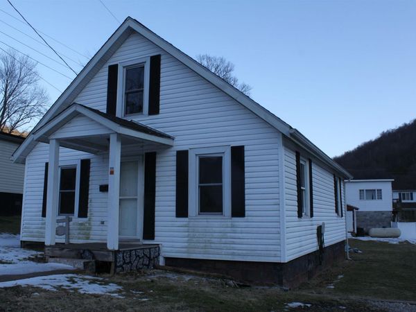 125 W McCutcheon Street, Webster Springs, WV 26288