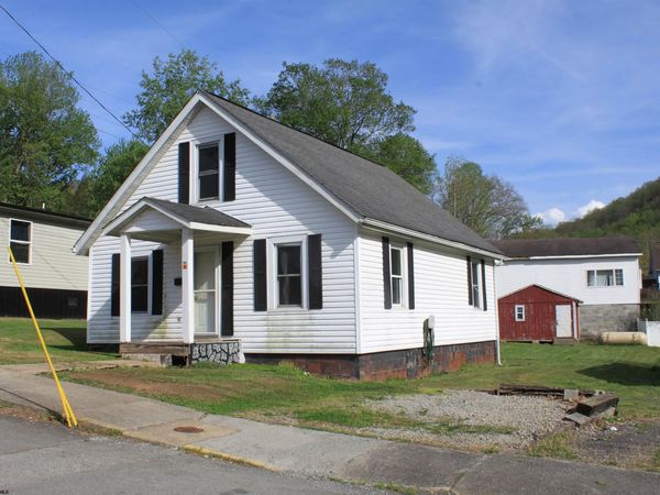 125 W McCutcheon Street, Webster Springs, WV 26288
