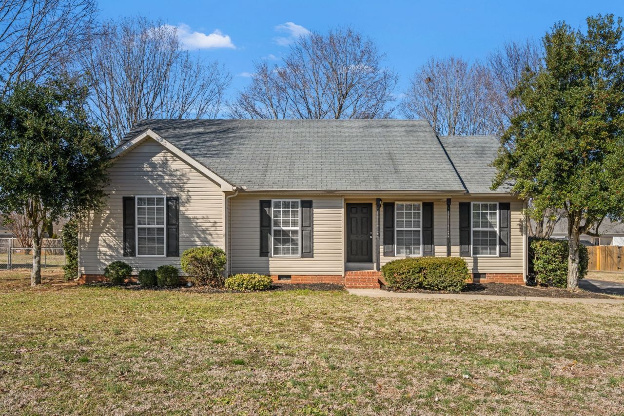 3227 Westbrook Dr, Murfreesboro, TN 37130 Main Photo