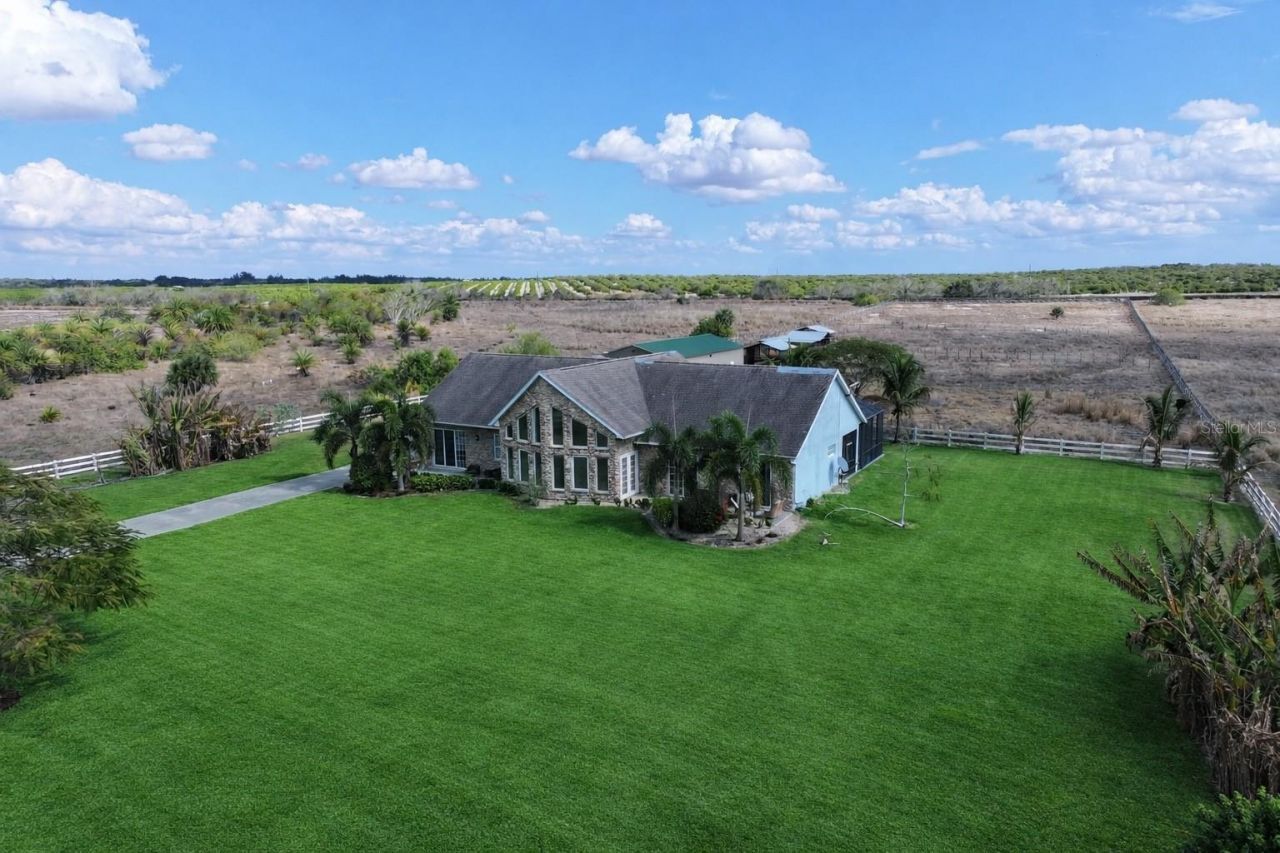 186 S Bear Pointe Drive, Lake Placid, FL 33852 Photo