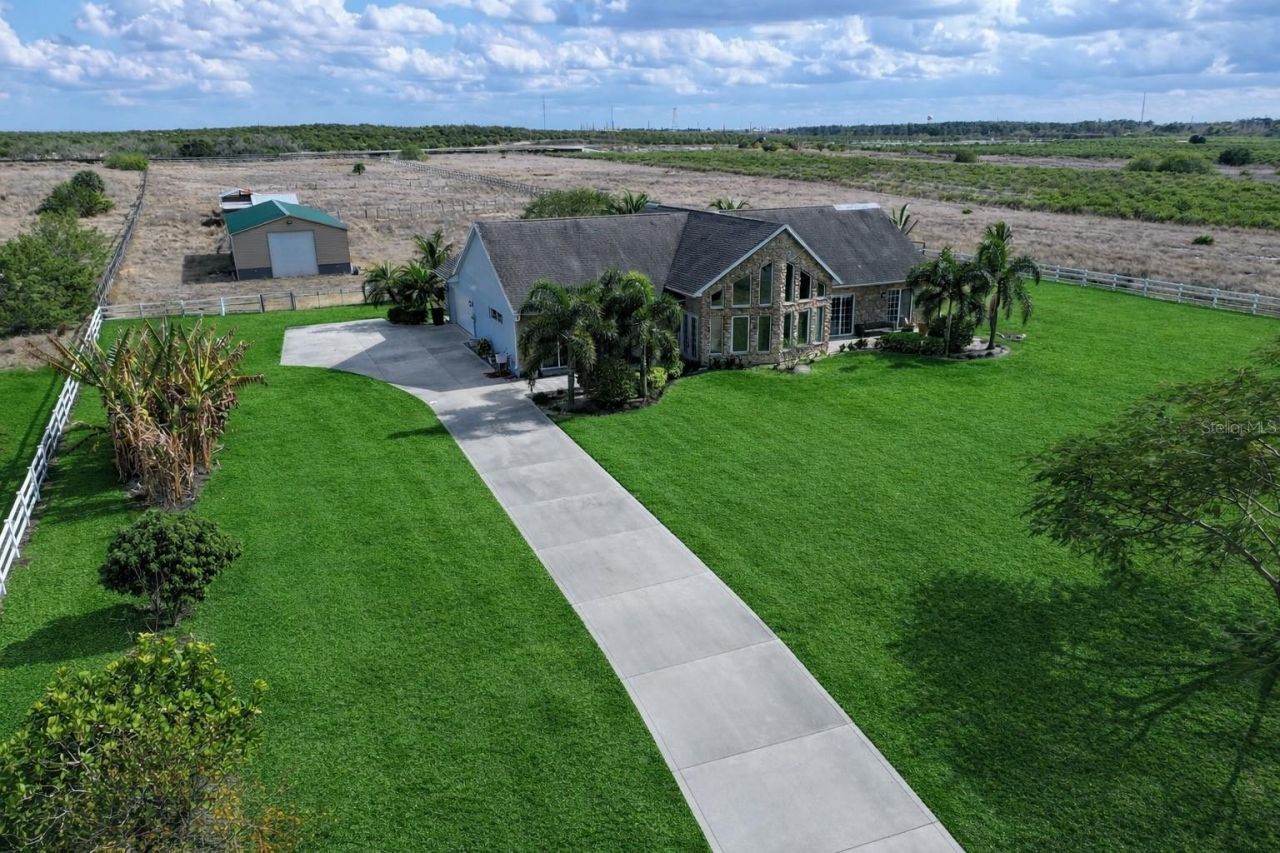 186 S Bear Pointe Drive, Lake Placid, FL 33852 Photo